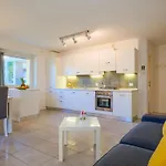 Rose Gialla Firsia Garten Eg Apartmán