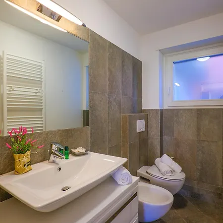 Apartamento Rose Gialla Firsia Garten Eg Colico